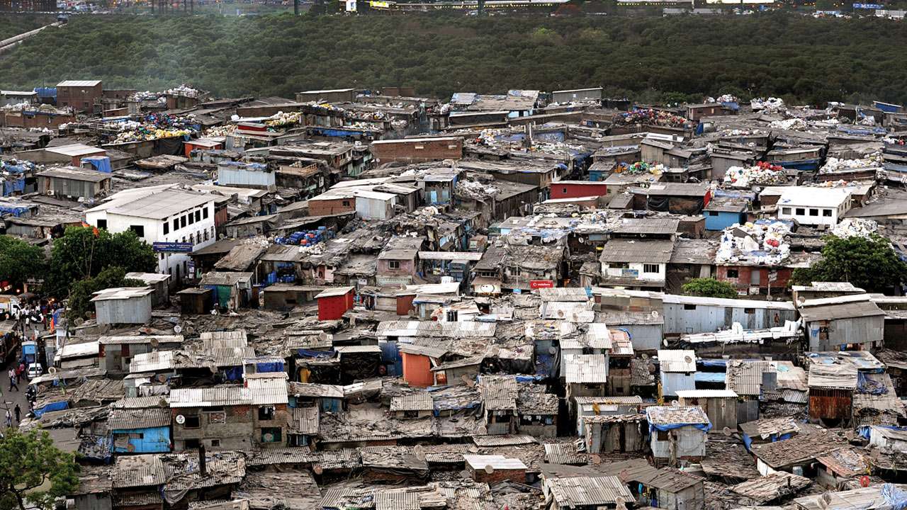 印度内政部：最大贫民窟内两三千人需入住隔离设施