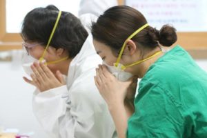 韩国境外输入病例累计破千 引发本土157人感染缩略图
