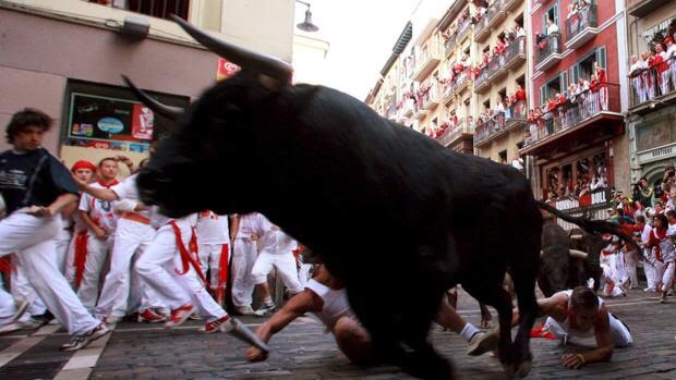 受新冠肺炎疫情影响 西班牙奔牛节取消