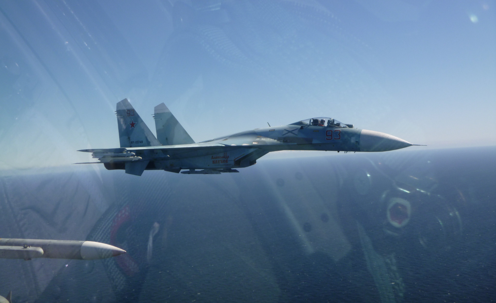 俄军大批战机在波罗的海实战演练 北约F-16突然闯入