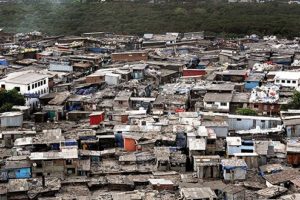 500人共用一厕、确诊者遮遮掩掩 印度最大贫民窟悬了缩略图