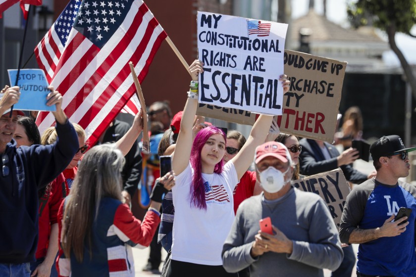 美国洛杉矶举行反对“居家令”抗议活动
