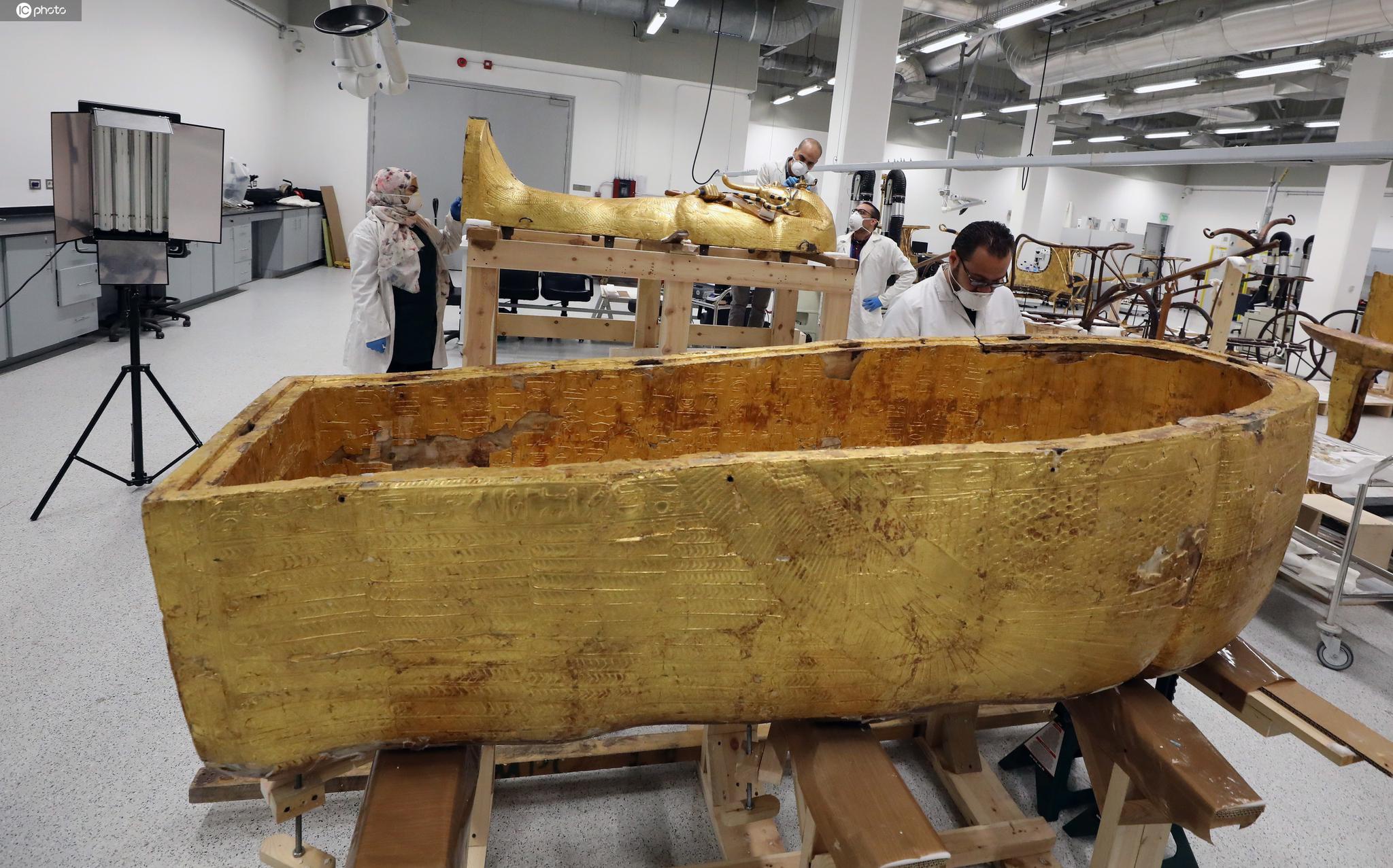 镀金层开裂 埃及图坦卡蒙法老金棺首次修复