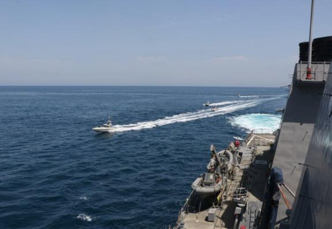 伊朗首射军星后 美伊在波斯湾"危险接近"会否升级？