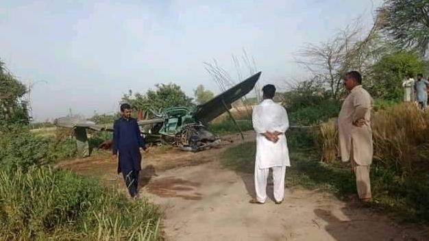 巴基斯坦一架军机坠毁