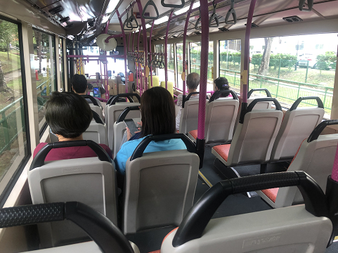 新加坡要求乘坐公共交通必须戴口罩