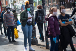英国：健康专家呼吁在公共场合使用口罩缩略图