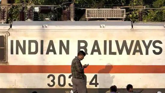 印度铁路部门拟将20000个车厢改成临时病房