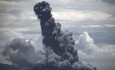 印尼喀拉喀托之子火山喷发