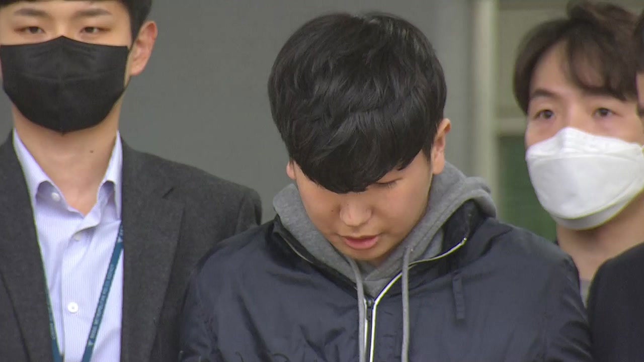年仅18岁！韩国“N号房”共犯被公开示众 连声道歉