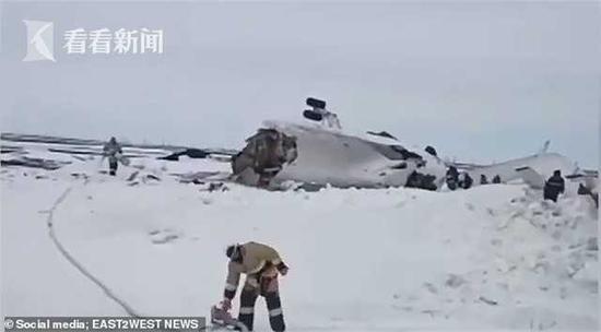 俄米-26直升机硬着陆摔成两截 机上8人全部生还