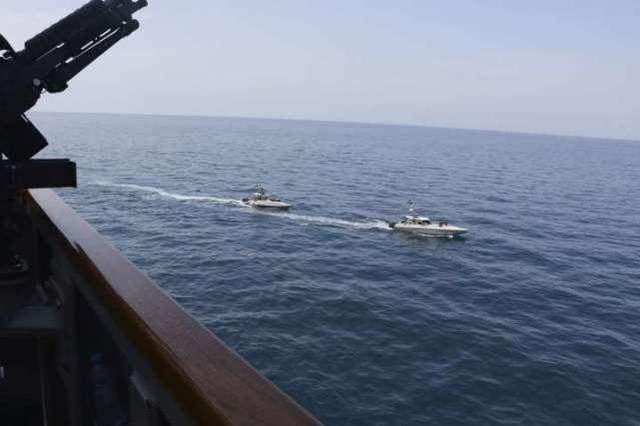 美指伊朗船只危险抵近军舰 伊朗:在描述好莱坞大片？