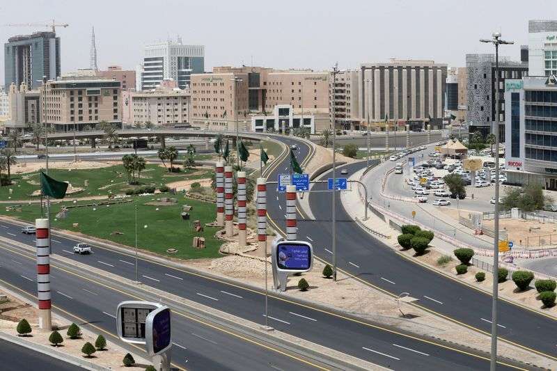 沙特继续延长全国范围内的宵禁措施