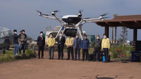 韩国用无人机给小岛居民送口罩 一次能运300个(图)